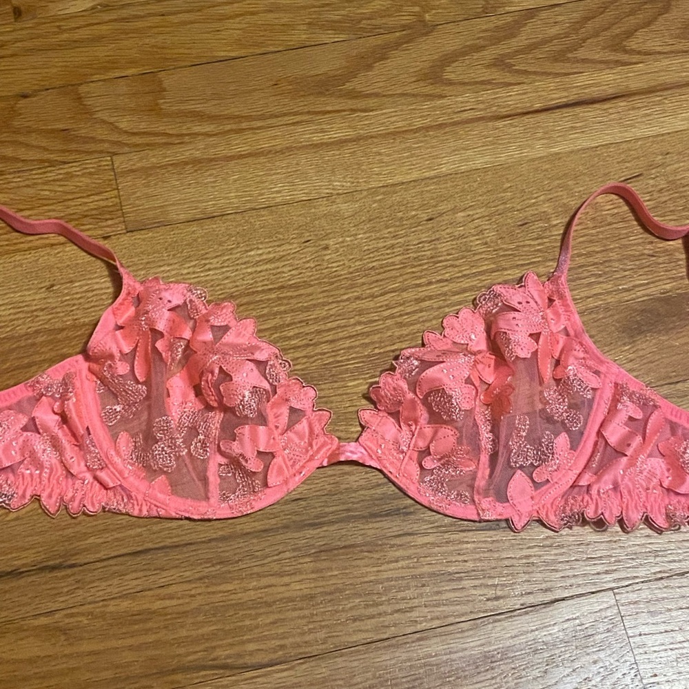 **NWOT**Coral Victoria's Secret Very Sexy Ziggy Glam Unlined Demi Bra - 32DD